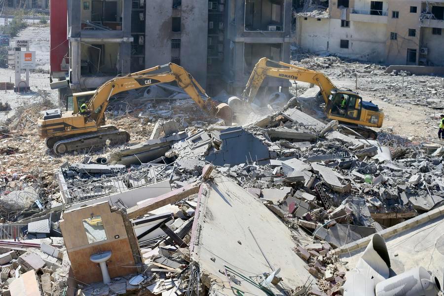 مقتل 14 شخصاً على الأقل في هجمات إسرائيلية جنوب لبنان