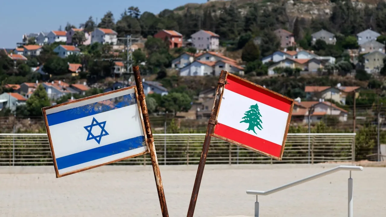 القيود القانونية والسياسية في لبنان تجاه إسرائيل